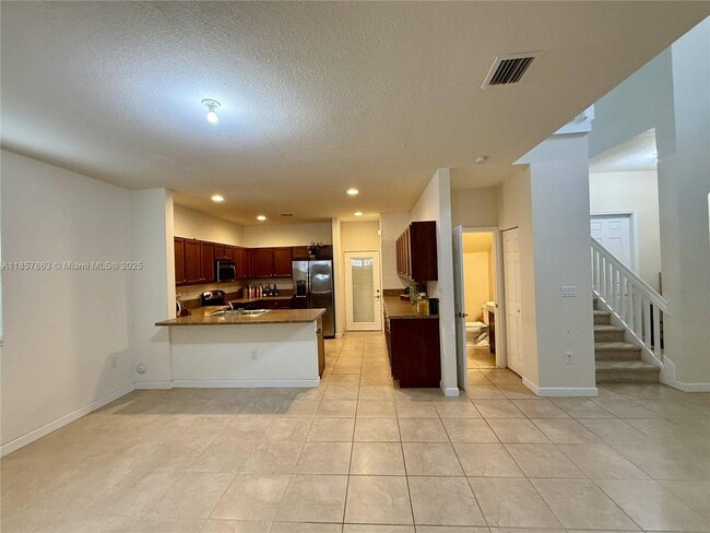 Foto del edificio - 698 SE 34th Terrace