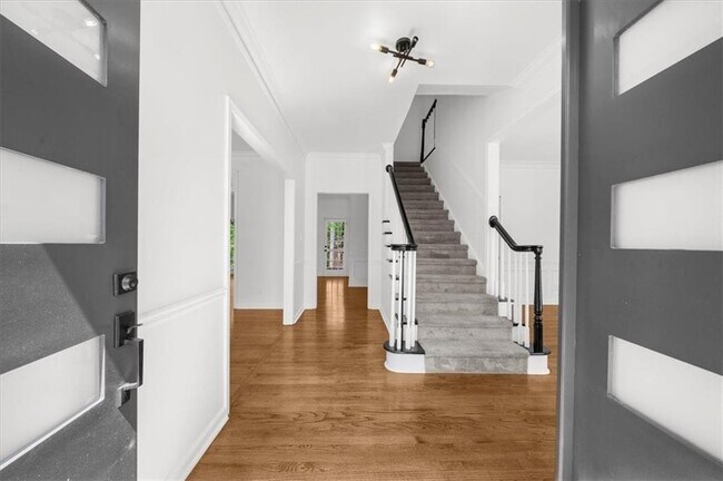 Foto del edificio - 11215 Highfield Chase Dr