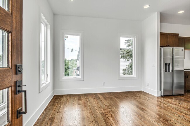 Building Photo - 1101 Argyle Ave
