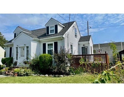 Primary Photo - 84 Sheldon St