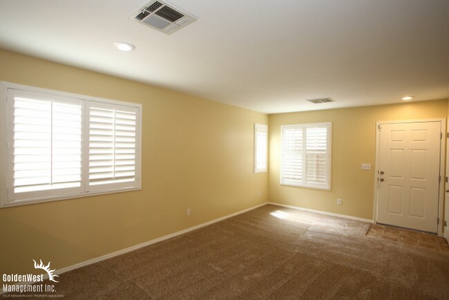 Foto del edificio - Gorgeous 4Bdm 2.5Ba Two Story Home in Desi...