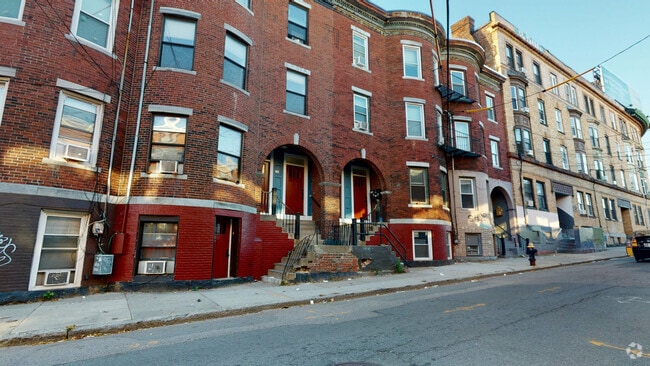 Building Photo - 15 Linden St