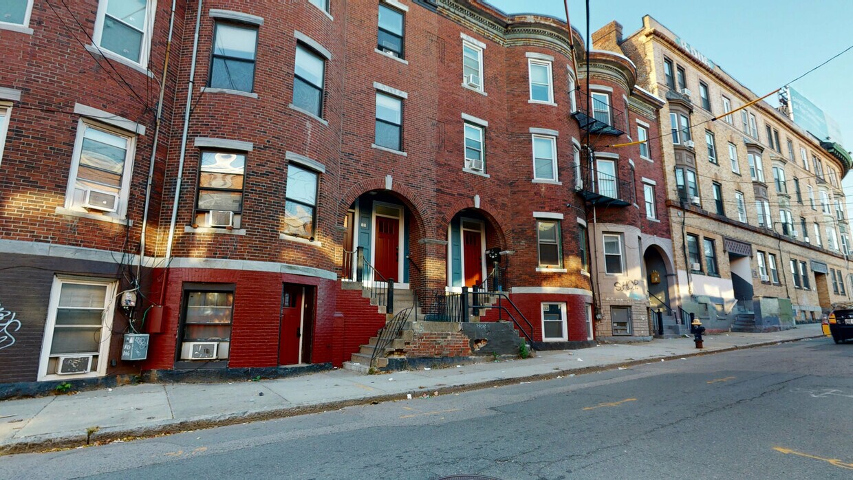 Primary Photo - 15 Linden St