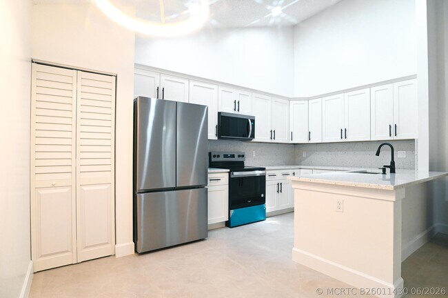 Foto del edificio - 1148 Summit Trail Cir