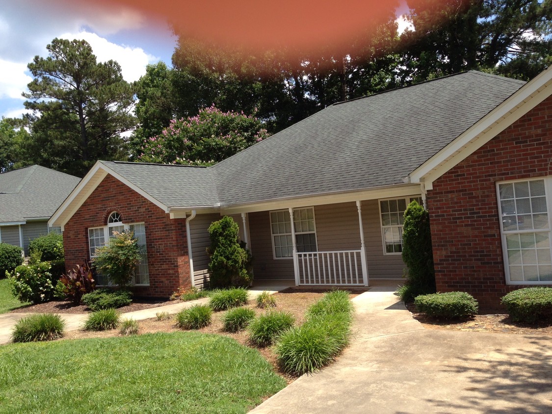 Building Photo - 302 Ashley Ln