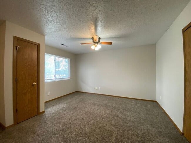 Building Photo - $1,050 | 2 Bedroom, 1 Bathroom Apartment | No Pets | Available for August 1st Move In!