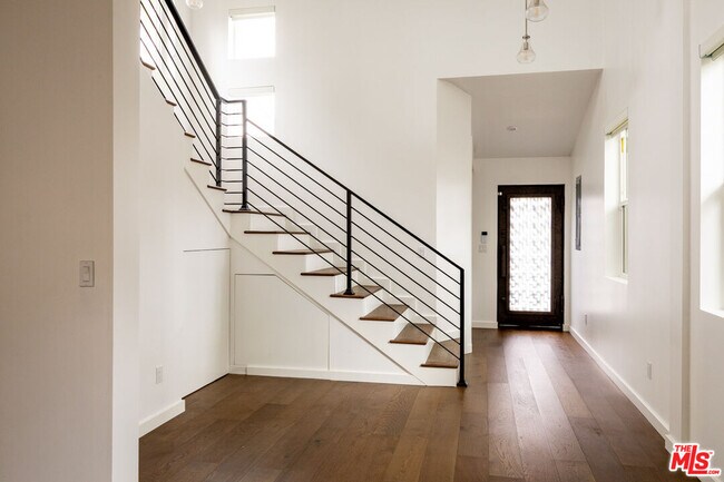 Foto del edificio - 24042 Killion St