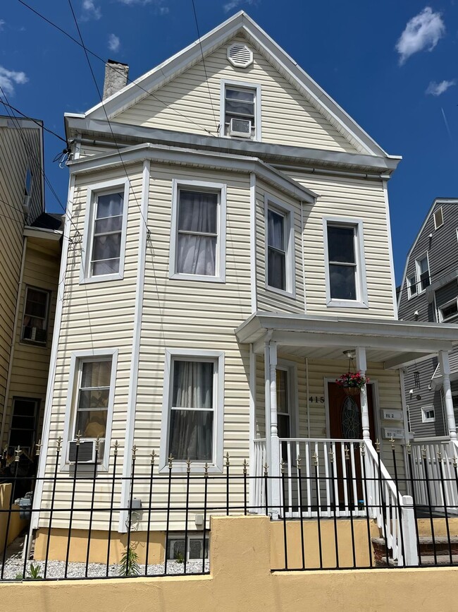 Building Photo - 415 Hamilton Ave