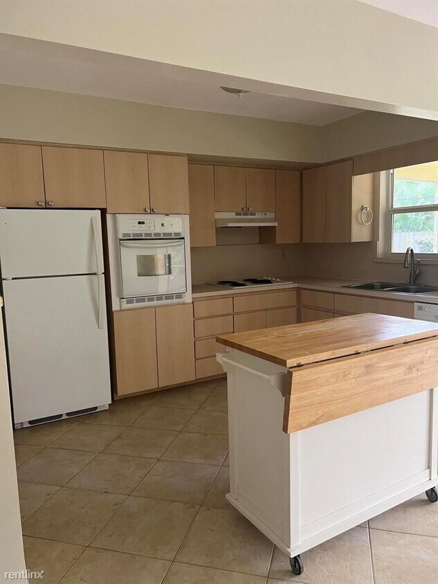 Building Photo - 3 br, 2 bath House - 2222 Bethel Blvd