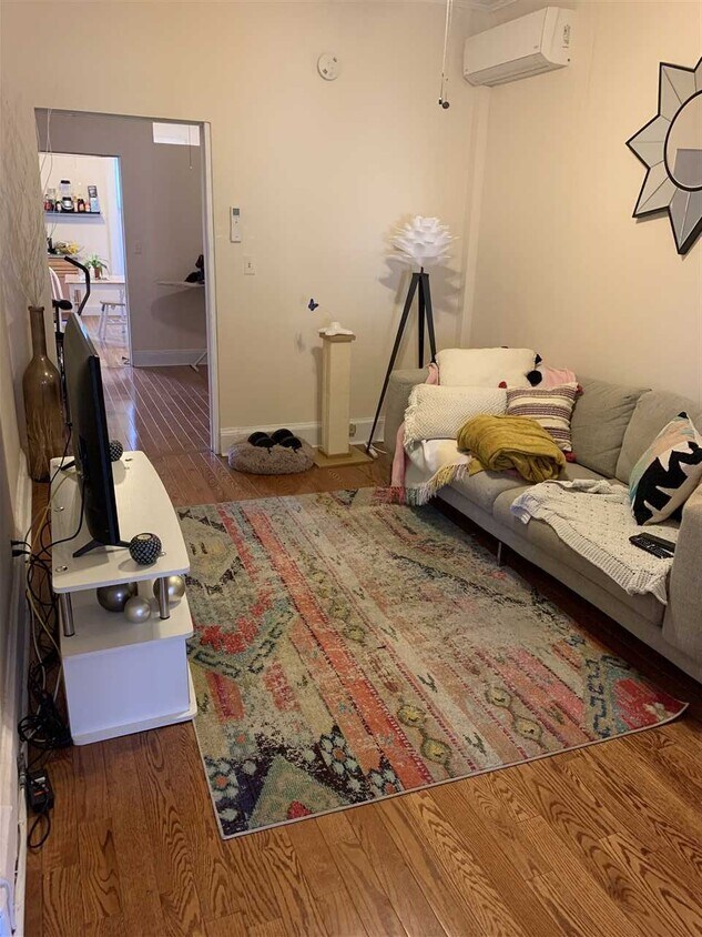 Foto principal - 155a Sherman Ave