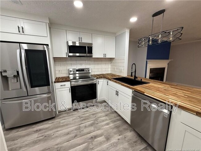 Building Photo - 392 Bubble Creek Ct