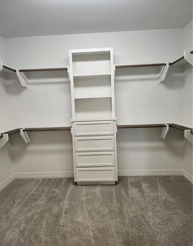 Building Photo - 3141 Piranha Dr