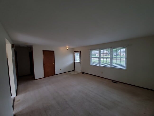 Building Photo - 3402 Kingsreach Ln