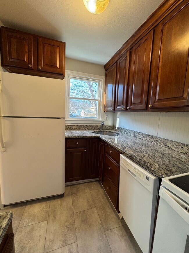 Foto del edificio - 144 E Main St