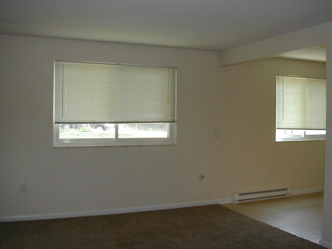 Building Photo - 253 Brookridge Ct