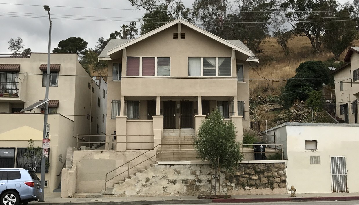 Primary Photo - 1319 N Broadway