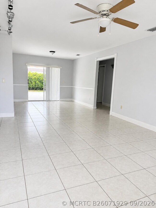 Foto del edificio - 21441 Crozier Ave