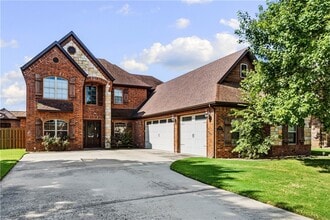 Building Photo - 4602 W Warbal Trail