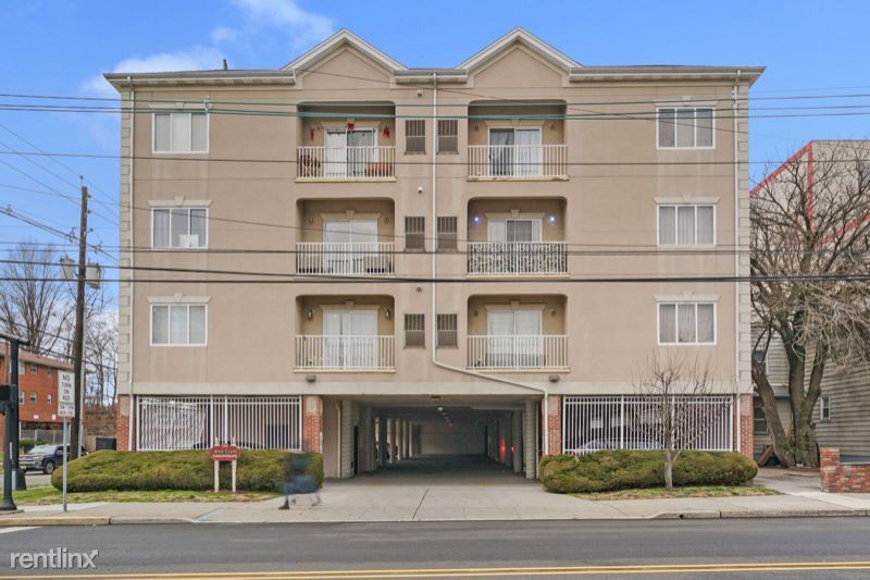 Foto principal - 349 W Grand St