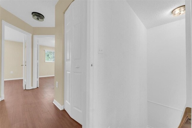 Foto del edificio - 9745 NW 37th St