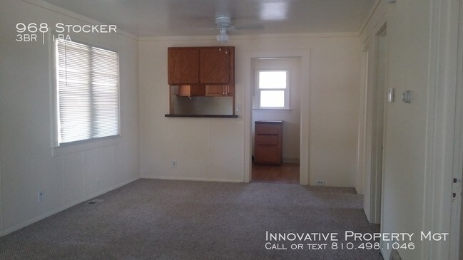Foto del edificio - Small 3 bedroom near McLaren!