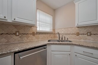 Building Photo - 1523 Brook Grove Dr