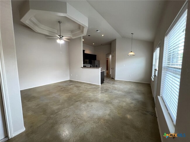 Building Photo - 271 Rosalie Dr