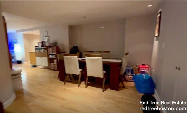 Building Photo - 165 Tremont St