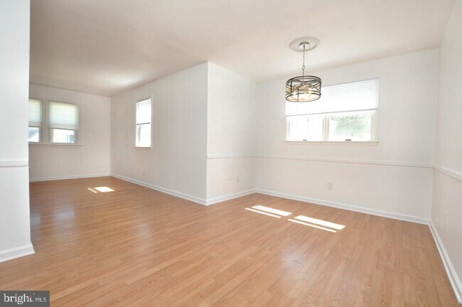 Foto del edificio - 432 N Coles Ave