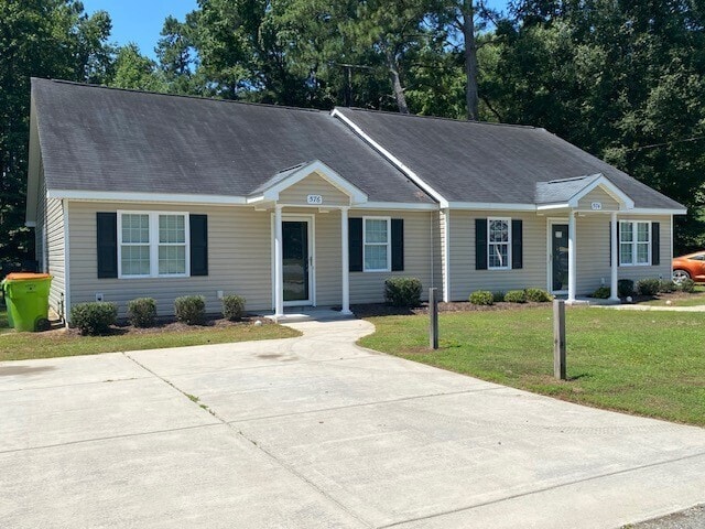 Primary Photo - 576-513 13 Bridges Rd