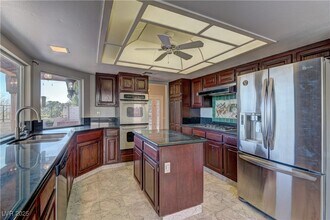 Building Photo - 8700 Captains Pl