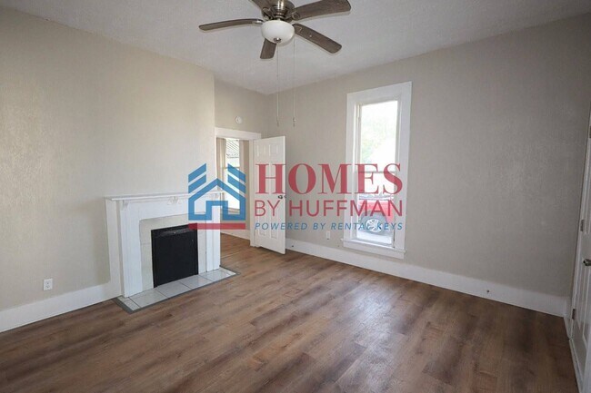 Foto del edificio - Two Bedroom House | Garage