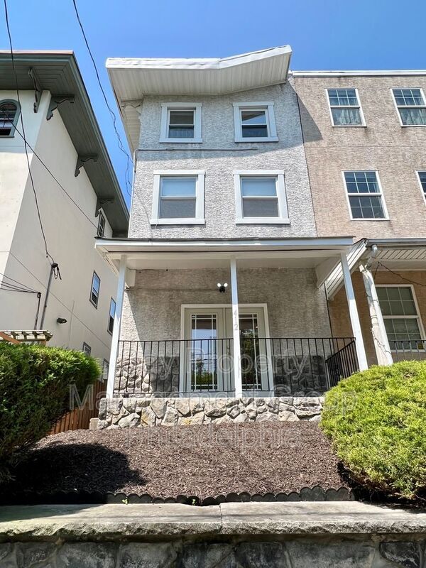 Photo - 412 N 32nd St House