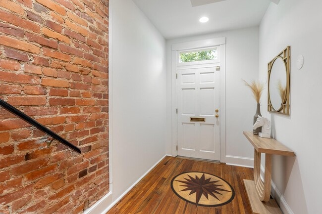 Foto del edificio - 1683 35th St NW