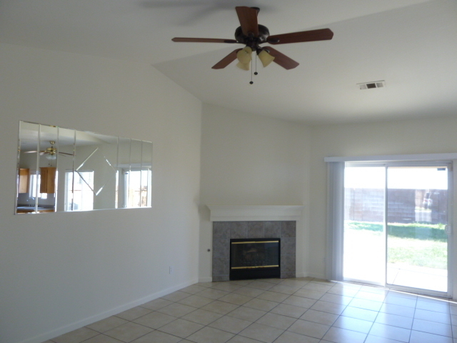 Foto del edificio - REDUCED! Cozy 3 Bedroom 2 Bath Home with N...