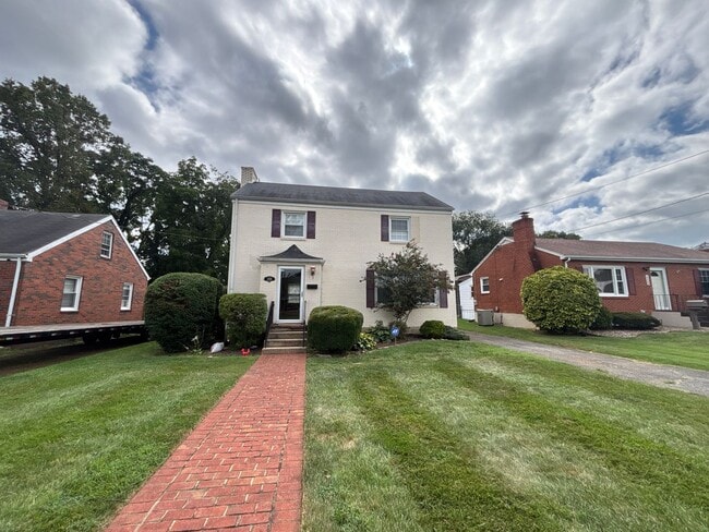 Building Photo - 4318 Delray St NW