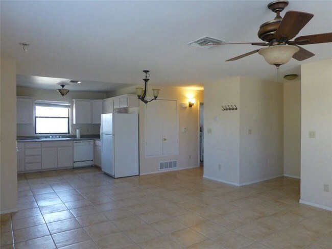 Building Photo - 122 Mahogany Ln