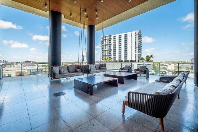 Foto del edificio - 3470 E Coast Ave