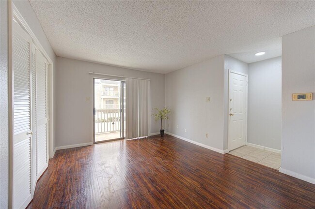 Building Photo - 2750 Holly Hall St