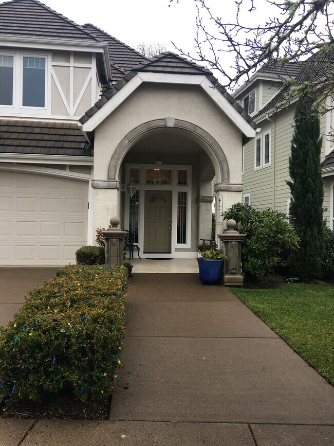 Foto del edificio - Beautiful 3 bedroom 2.5 Bath in North Corv...