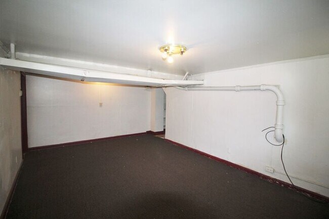 Building Photo - 117 W. 29th St