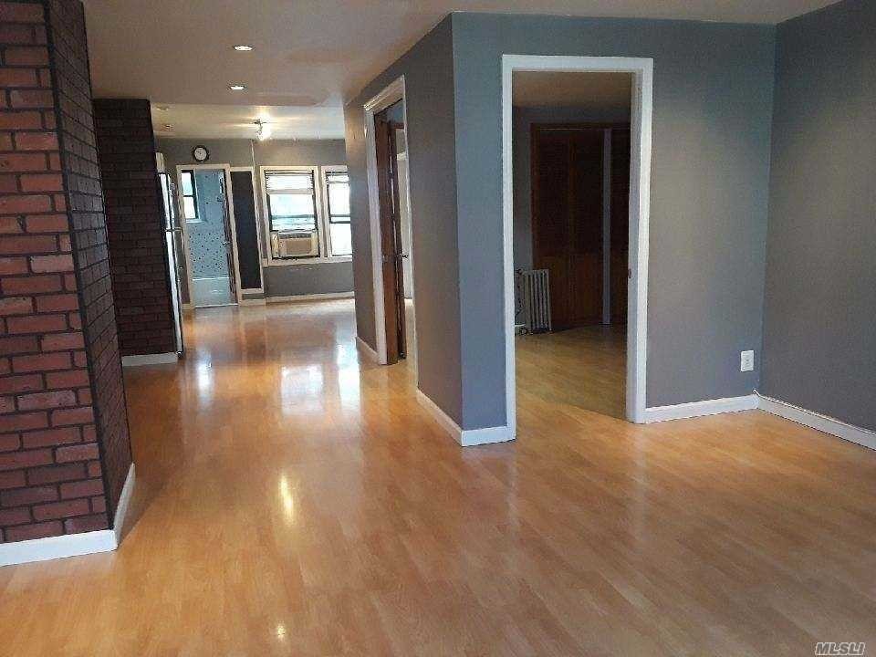 Foto principal - 18-32-32 26th Ave