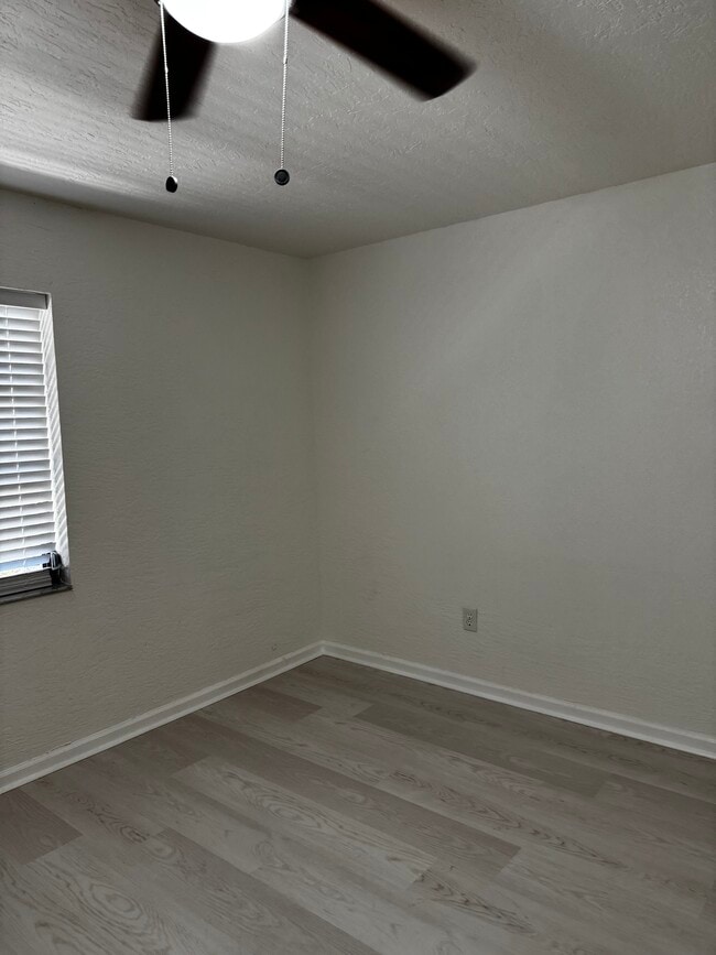 Foto del edificio - 1702 Barton Ct