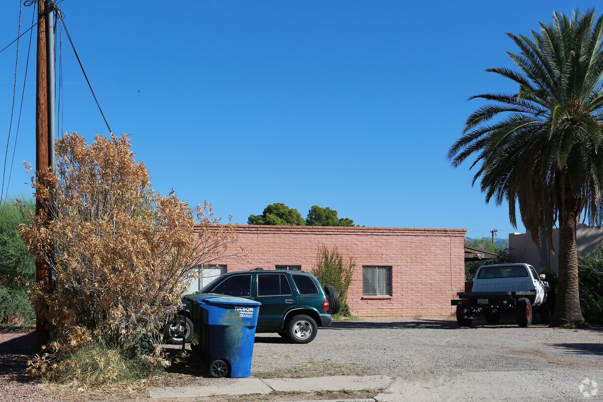 Building Photo - 3619 E Fairmount St