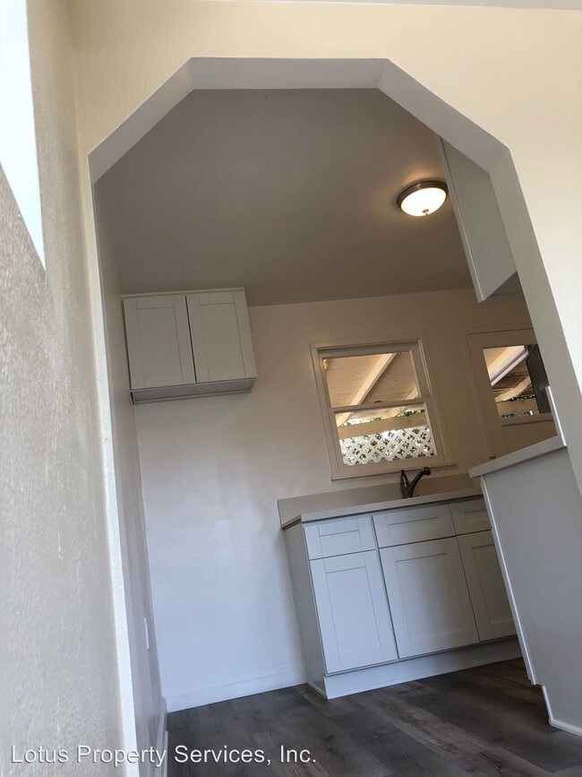 Foto del edificio - 9432-9438 Valley Blvd