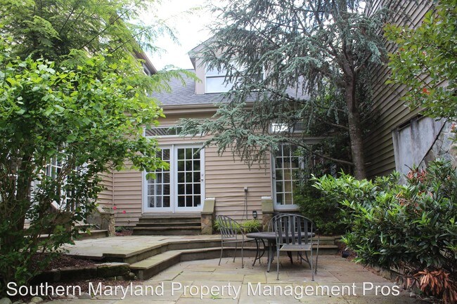 Building Photo - 200 Quaint Acres Dr