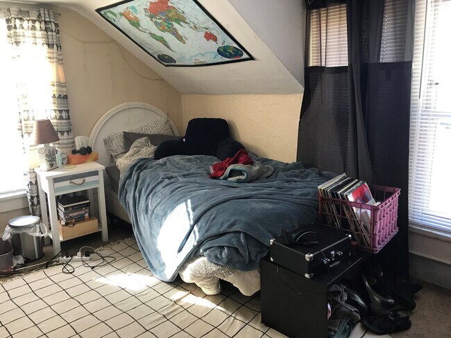 Foto del edificio - 121 N Bedford St