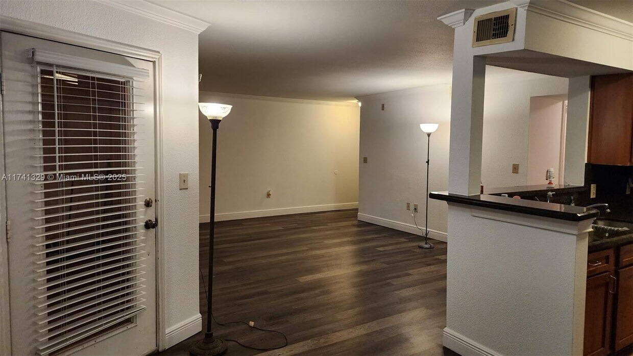 Foto principal - 2371 NW 33rd St