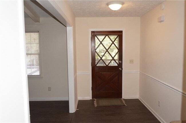 Foto del edificio - 4015 Woodland Dr NW