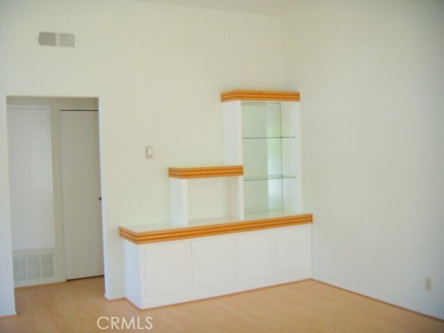 Building Photo - 109 Remington